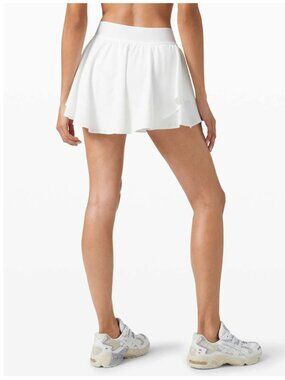 Lululemon Court Rival High Rise Skirt in White size 8